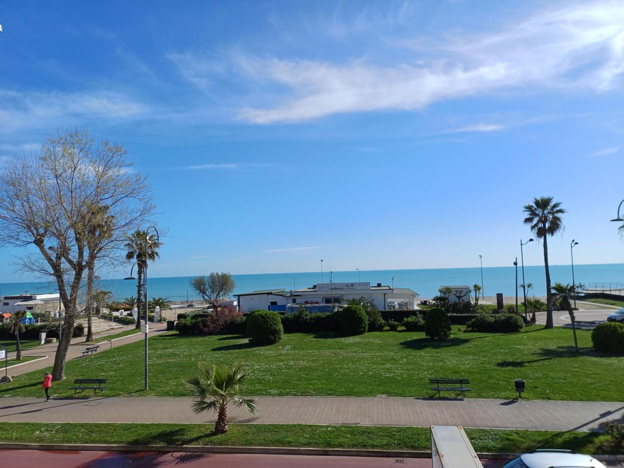 Hotel Promenade Porto SantʼElpidio Exteriér fotografie